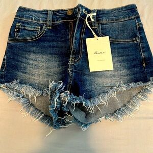 NWT KanCan shorts. Size 3/25